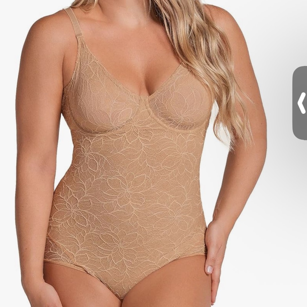 Hanses Lace Contour Bodysuit Tummy Control Shaping UnderWire Shapewear Bodysuit